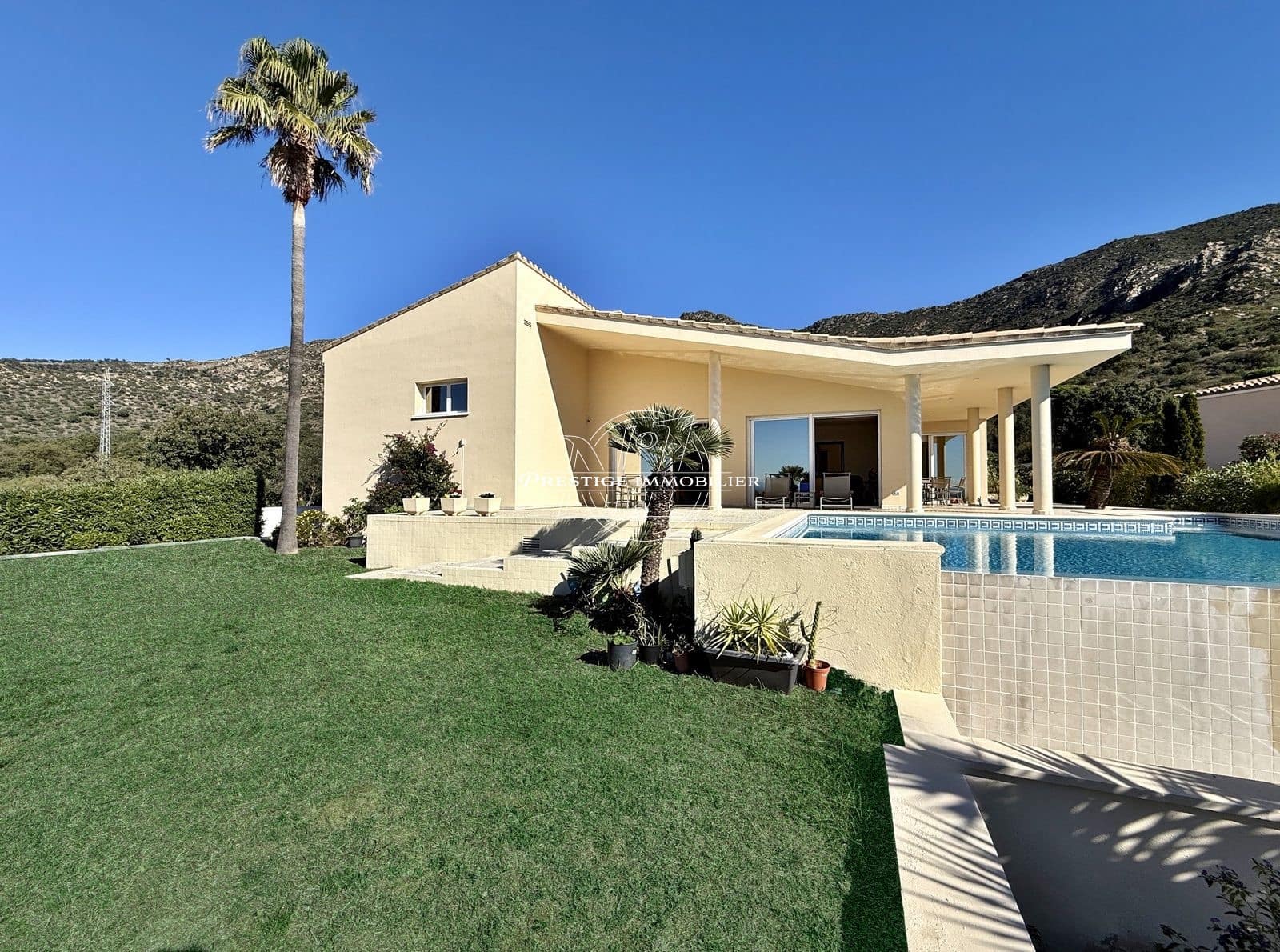 4 slaapkamer Villa te koop in Palau-saverdera met zwembad - € 1.250.000 (Ref: 9362288)