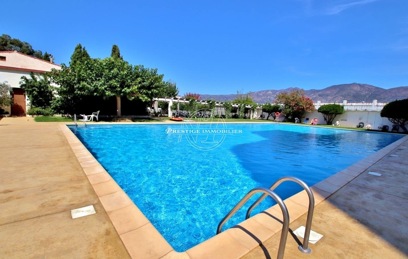 1 bedroom Apartment for sale in Roses with pool - € 129,000 (Ref: 9373927)