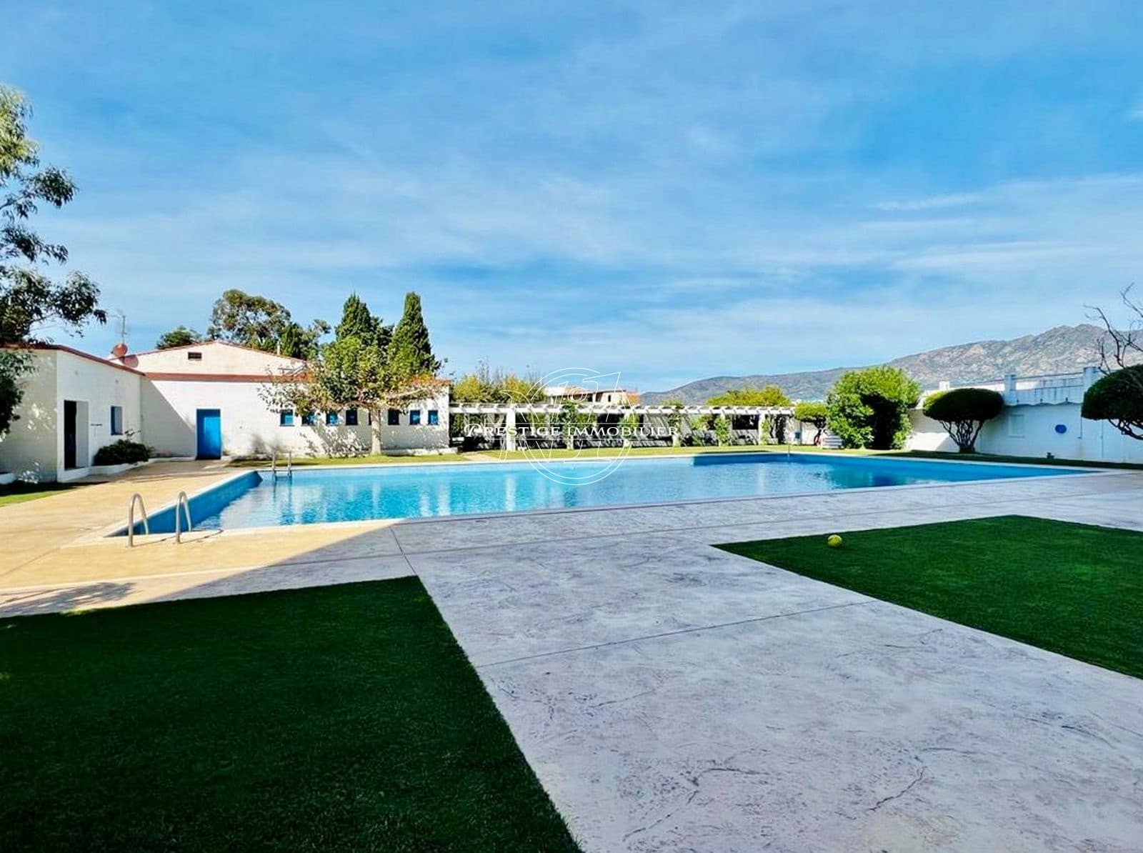 1 bedroom Apartment for sale in Roses with pool - € 129,000 (Ref: 9373927)