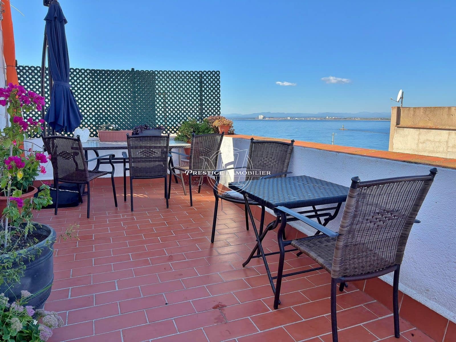 2 bedroom Apartment for sale in Roses - € 275,000 (Ref: 9373930)