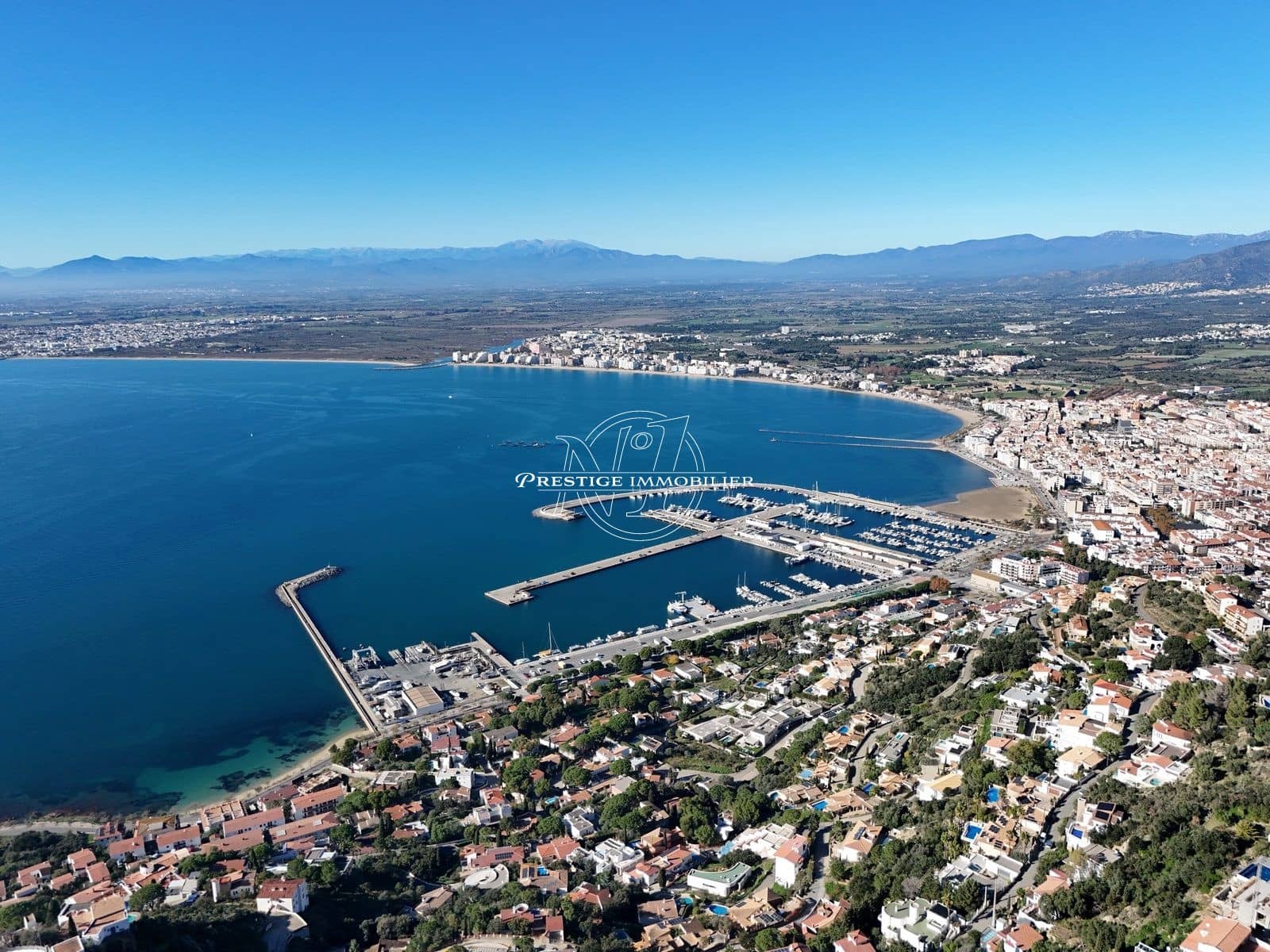 2 bedroom Apartment for sale in Roses - € 275,000 (Ref: 9373930)