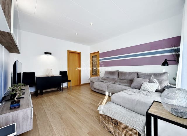 2 bedroom Apartment for sale in Roses - € 179,000 (Ref: 9378270)