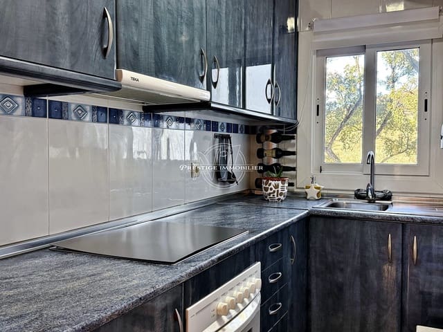 2 bedroom Apartment for sale in Roses - € 179,000 (Ref: 9378270)