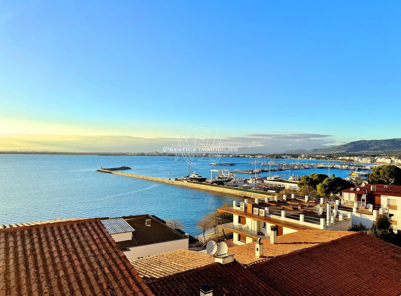 Appartement à vendre à Roses - 161 000 € (Ref: 9385556)