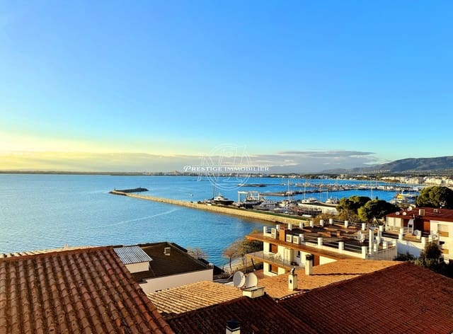 Appartement à vendre à Roses - 161 000 € (Ref: 9385556)