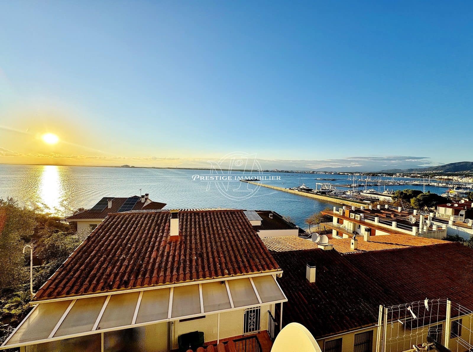 Appartement à vendre à Roses - 161 000 € (Ref: 9385556)