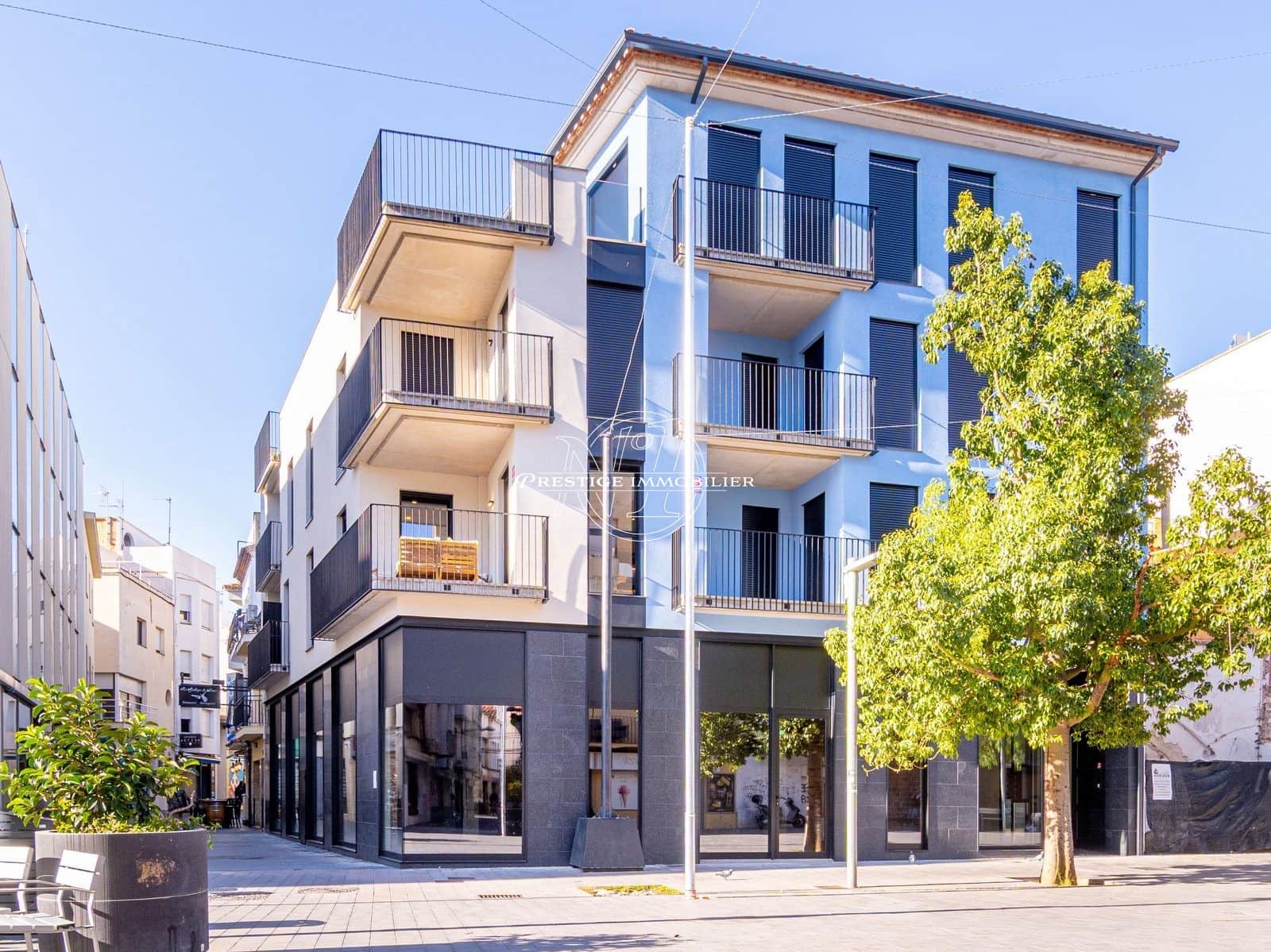 2 bedroom Apartment for sale in Roses - € 310,000 (Ref: 9395870)