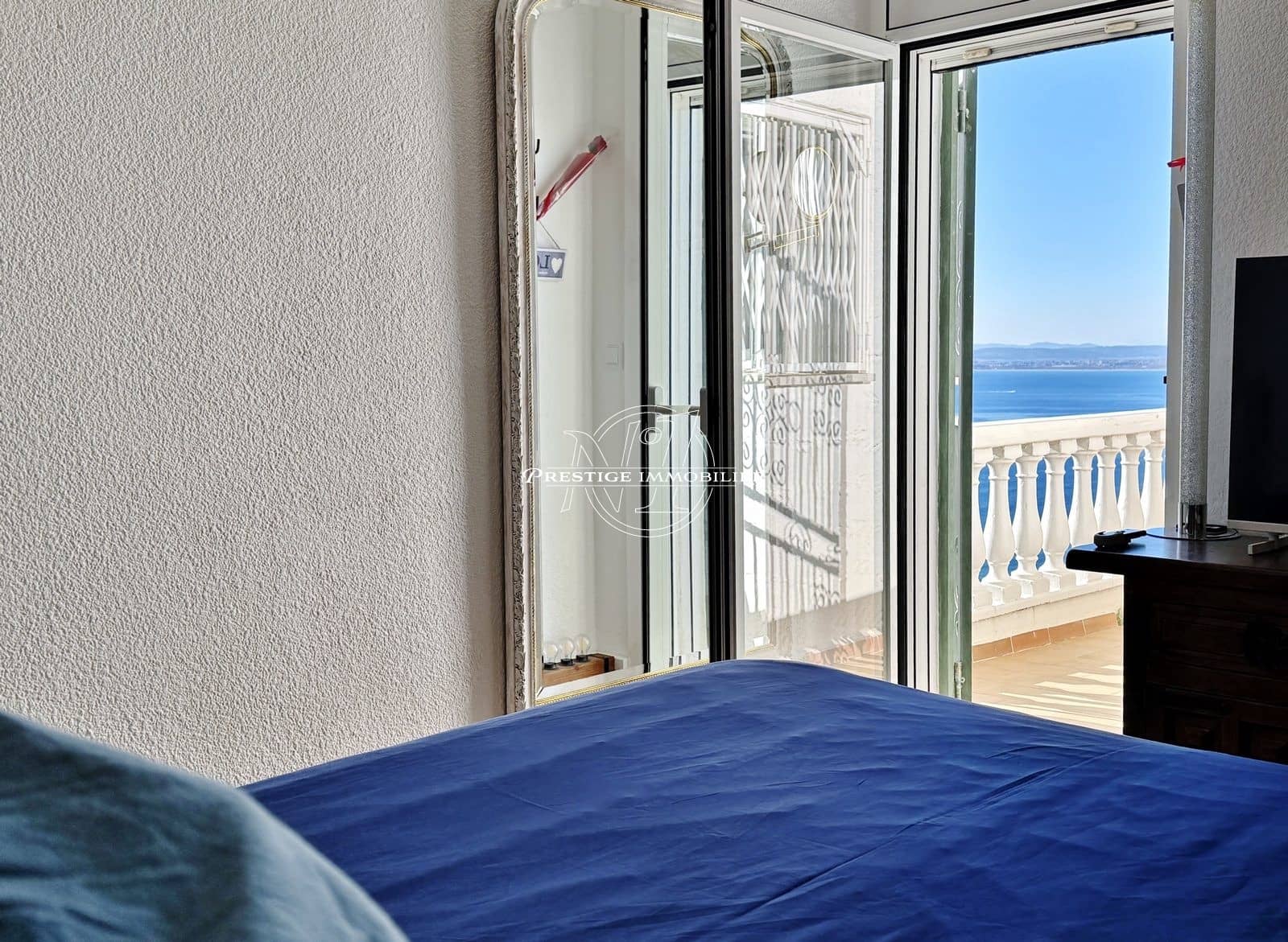 2 bedroom Apartment for sale in Roses with pool - € 499,000 (Ref: 9402560)