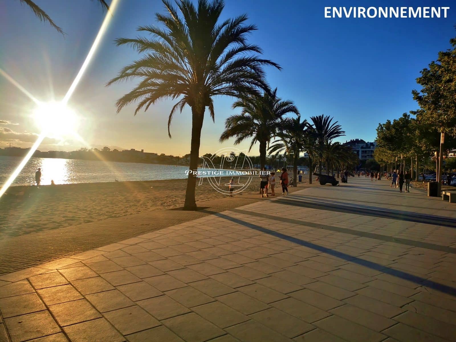 2 bedroom Apartment for sale in Roses with pool - € 499,000 (Ref: 9402560)