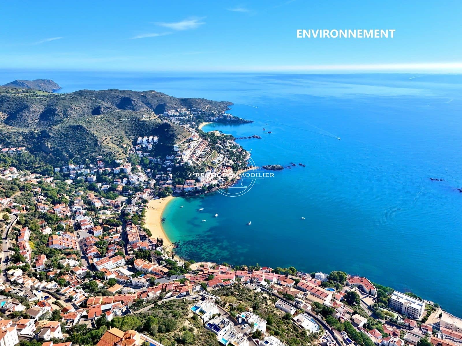 2 bedroom Apartment for sale in Roses with pool - € 499,000 (Ref: 9402560)