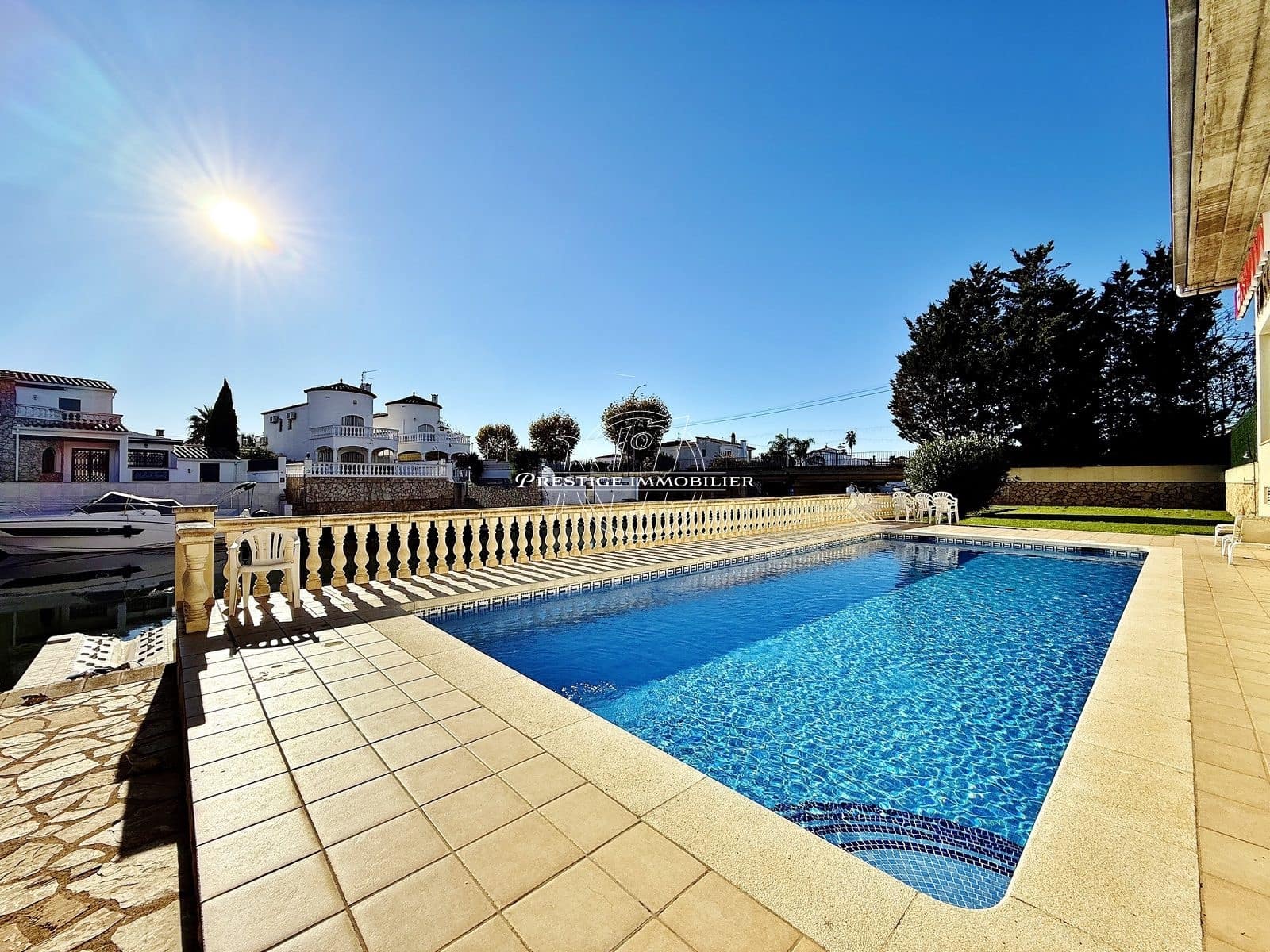 2 bedroom Apartment for sale in Empuriabrava with pool - € 199,000 (Ref: 9404755)