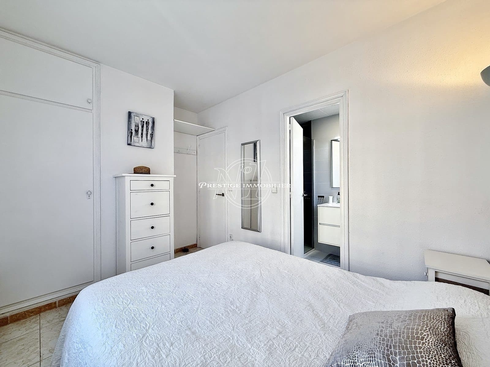 2 bedroom Apartment for sale in Roses - € 330,000 (Ref: 9415242)