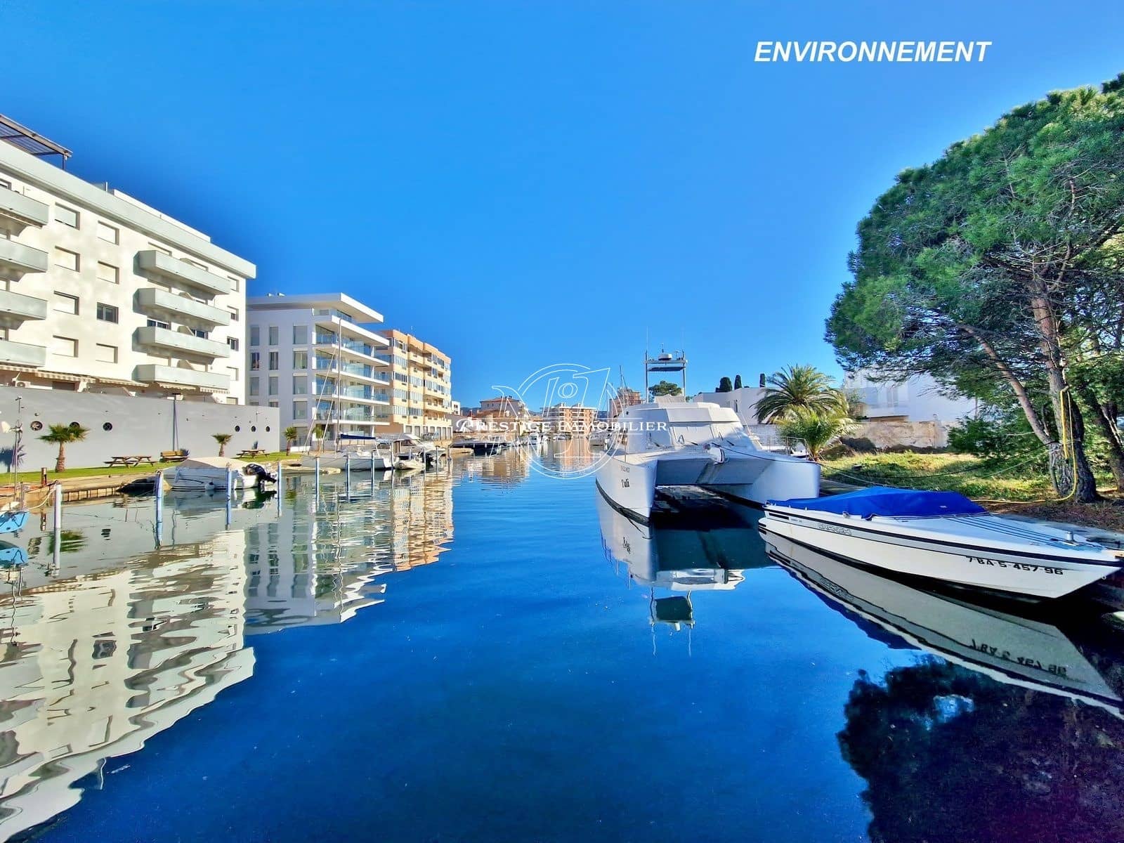 2 bedroom Apartment for sale in Roses - € 330,000 (Ref: 9415242)