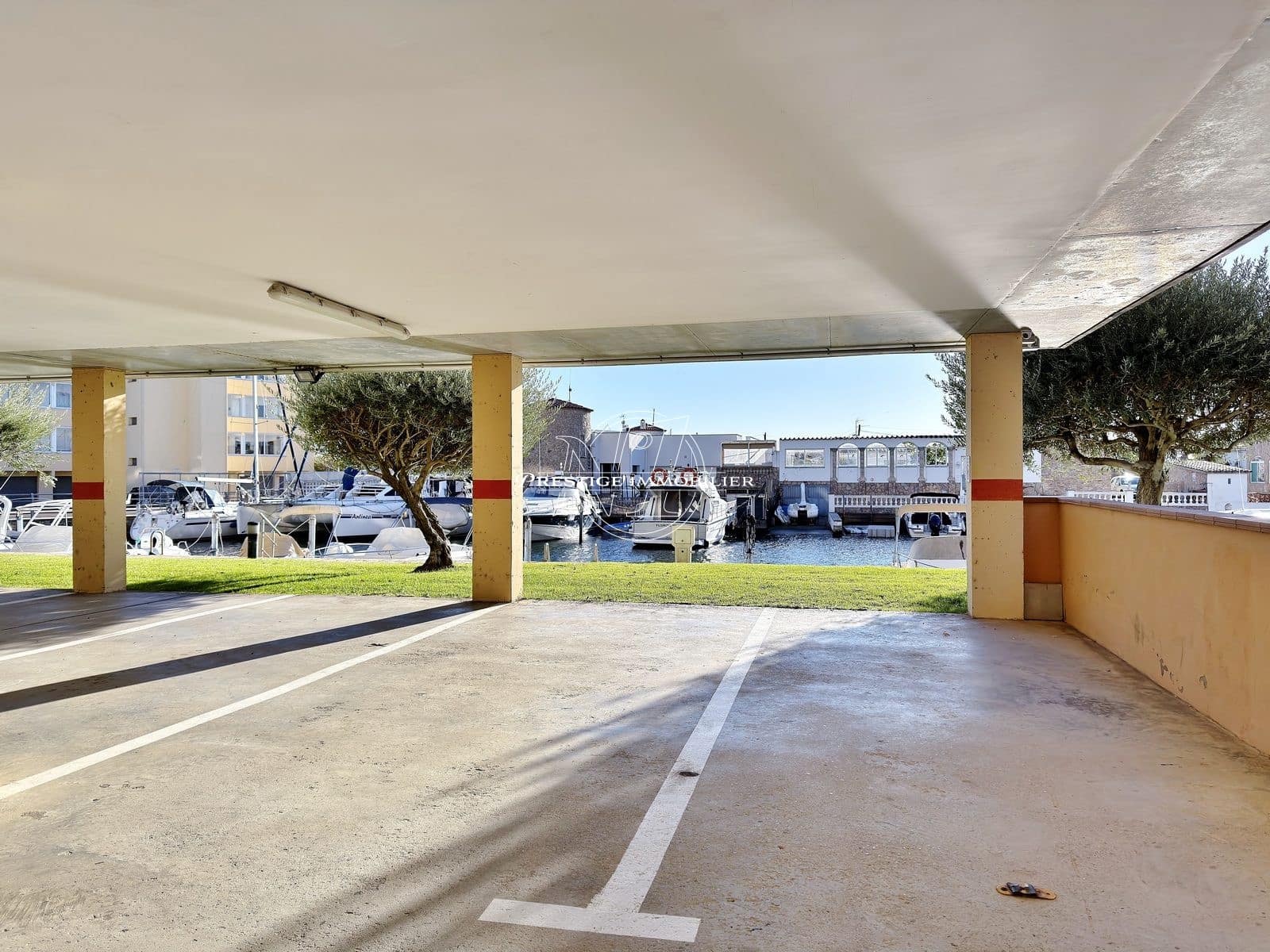 1 bedroom Apartment for sale in Roses with pool - € 227,000 (Ref: 9433271)