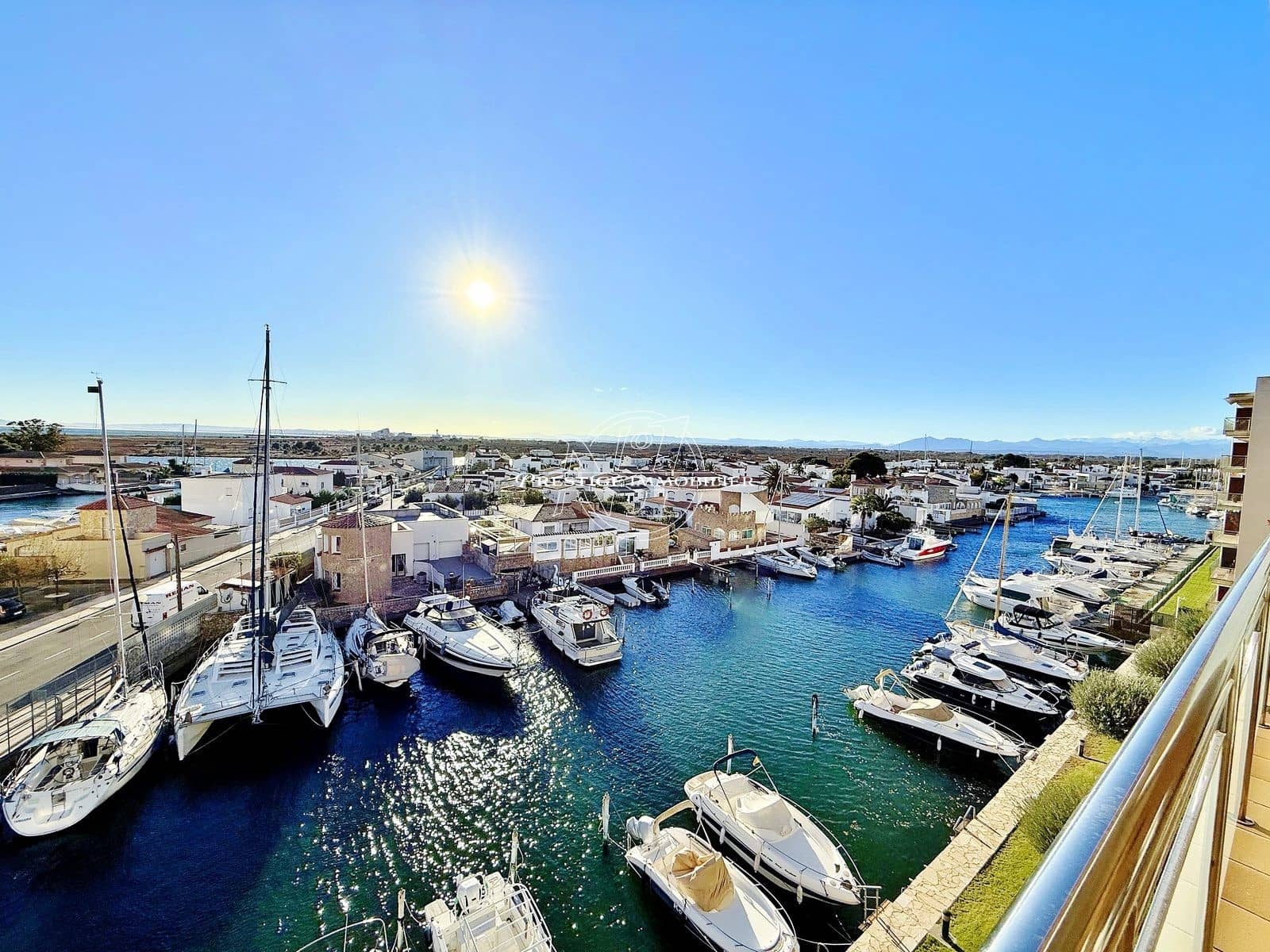 1 bedroom Apartment for sale in Roses with pool - € 227,000 (Ref: 9433271)