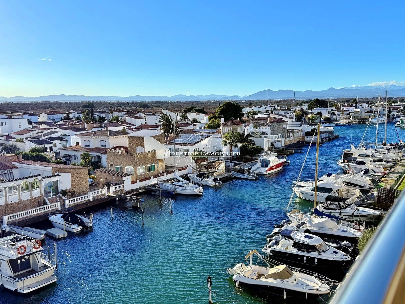 1 bedroom Apartment for sale in Roses with pool - € 227,000 (Ref: 9433271)