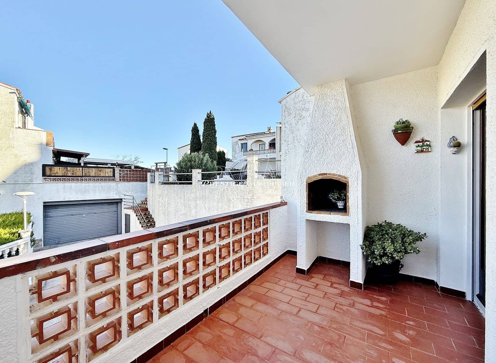 2 bedroom Apartment for sale in Roses with pool - € 245,000 (Ref: 9433377)