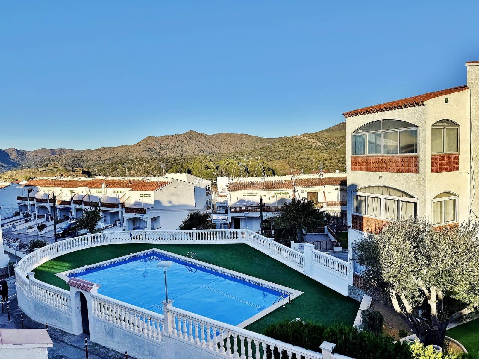 2 bedroom Apartment for sale in Roses with pool - € 245,000 (Ref: 9433377)
