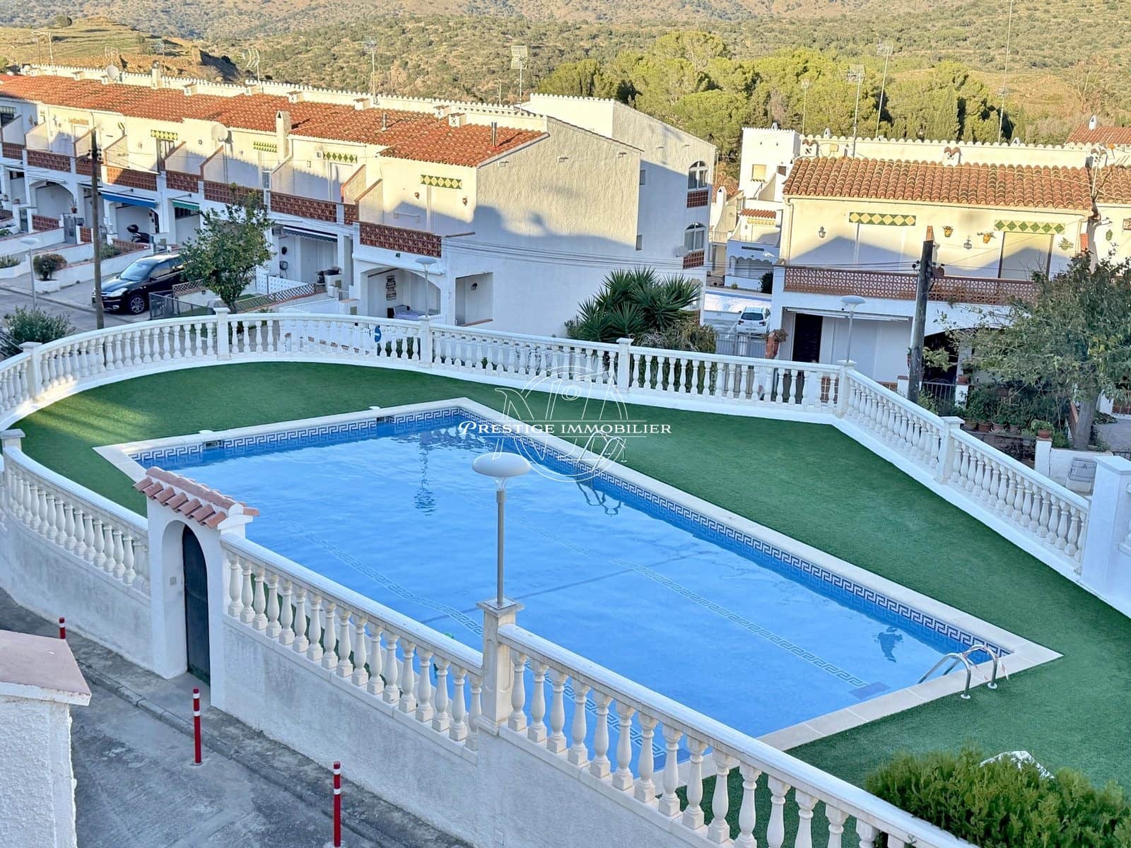 2 bedroom Apartment for sale in Roses with pool - € 245,000 (Ref: 9433377)