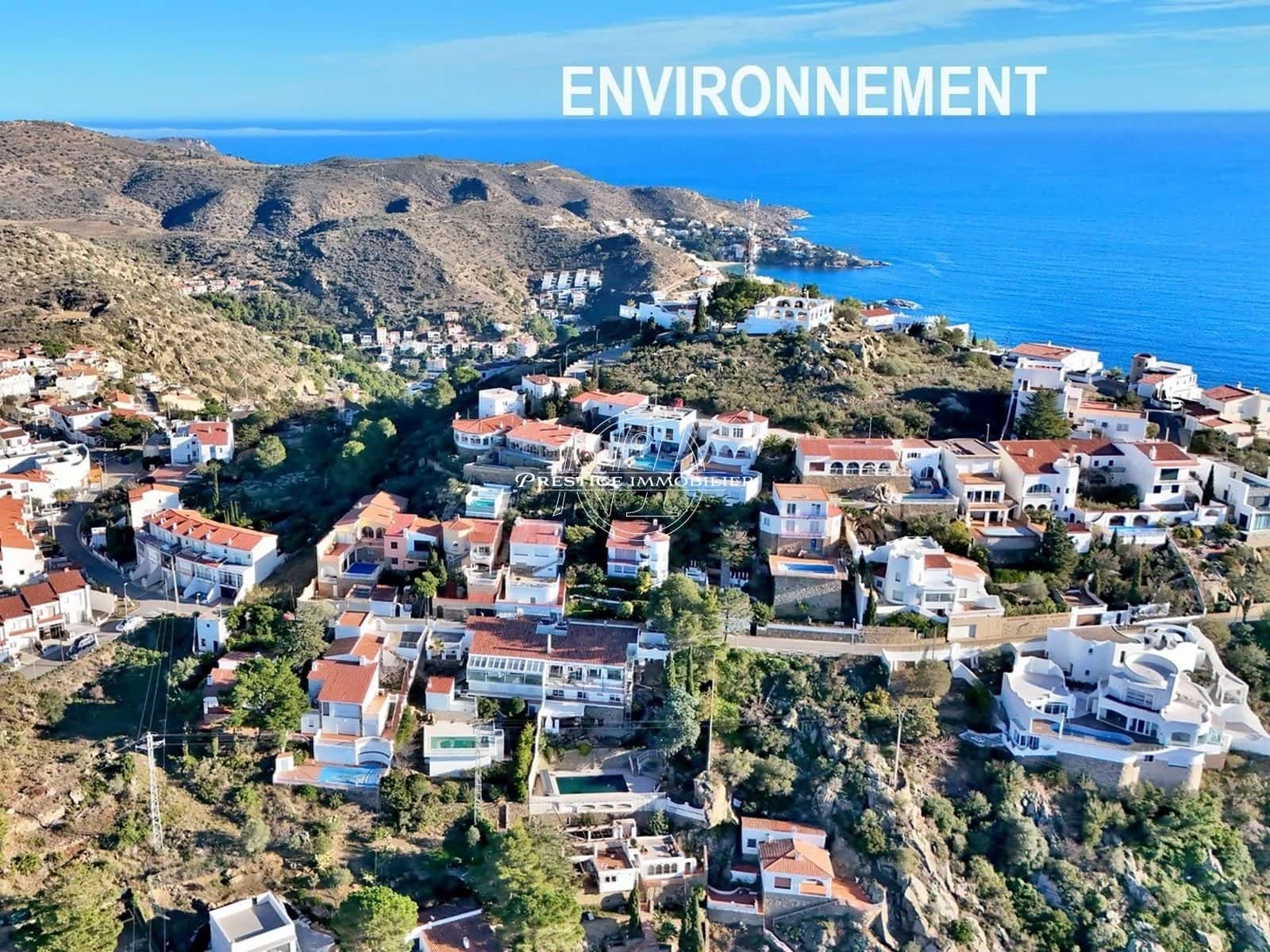 2 bedroom Apartment for sale in Roses with pool - € 245,000 (Ref: 9433377)