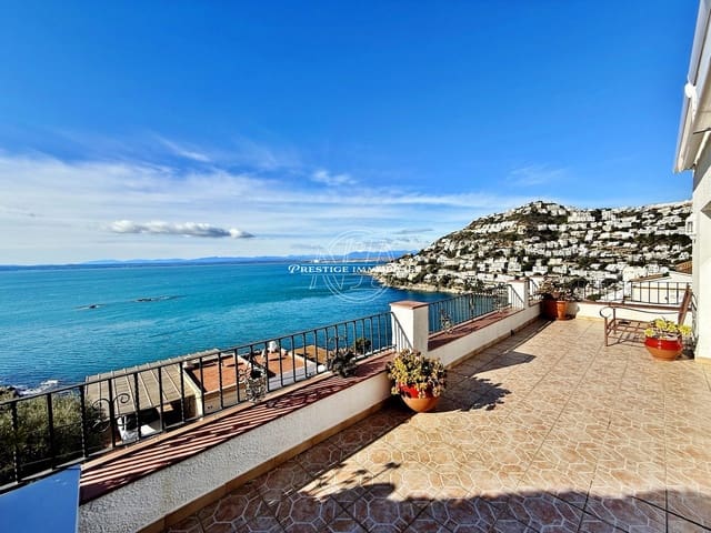 Chalet de 4 habitaciones en Roses en venta con piscina - 695.000 € (Ref: 9511983)