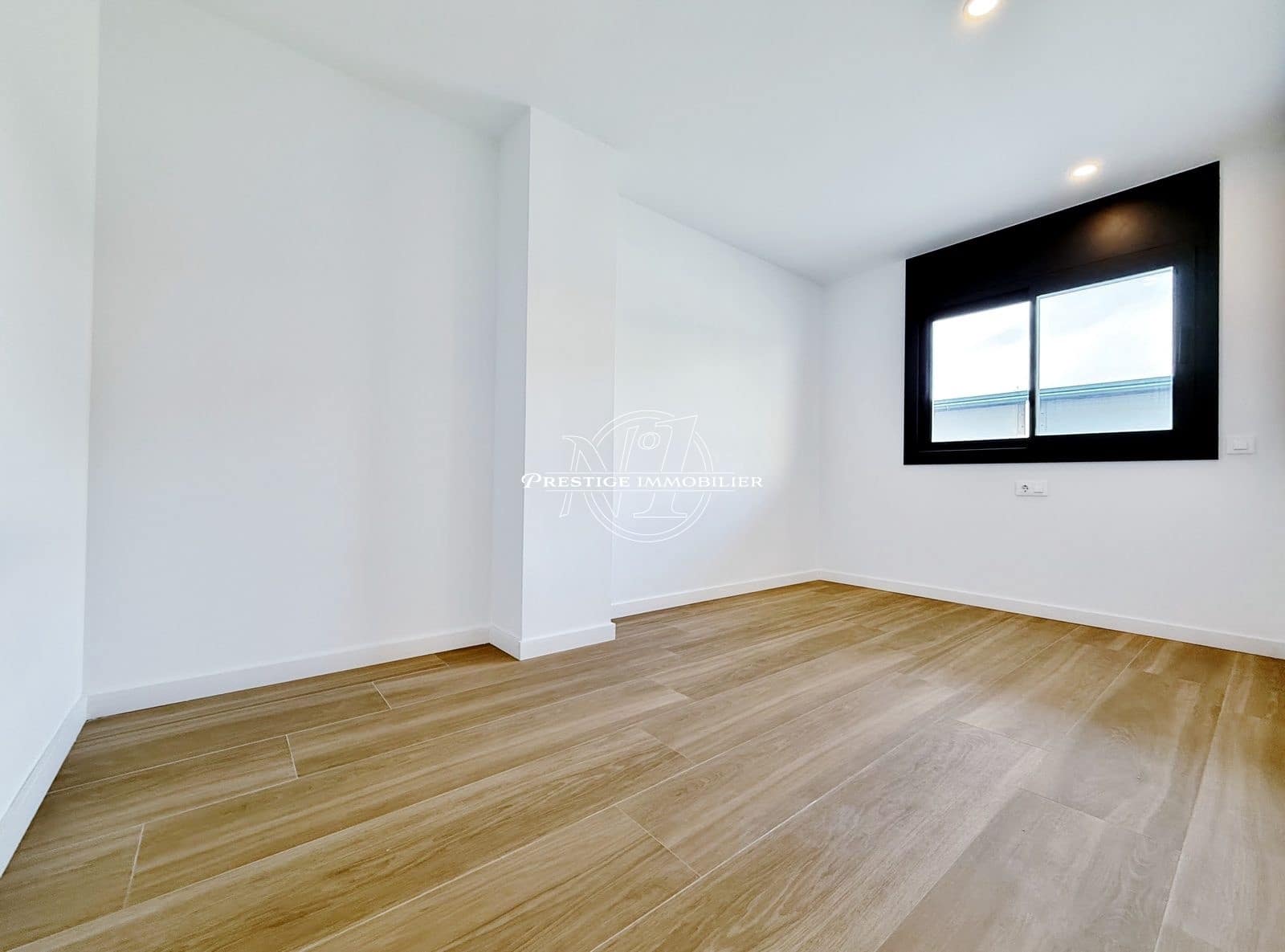 3 bedroom Apartment for sale in Roses with pool - € 347,800 (Ref: 9518866)