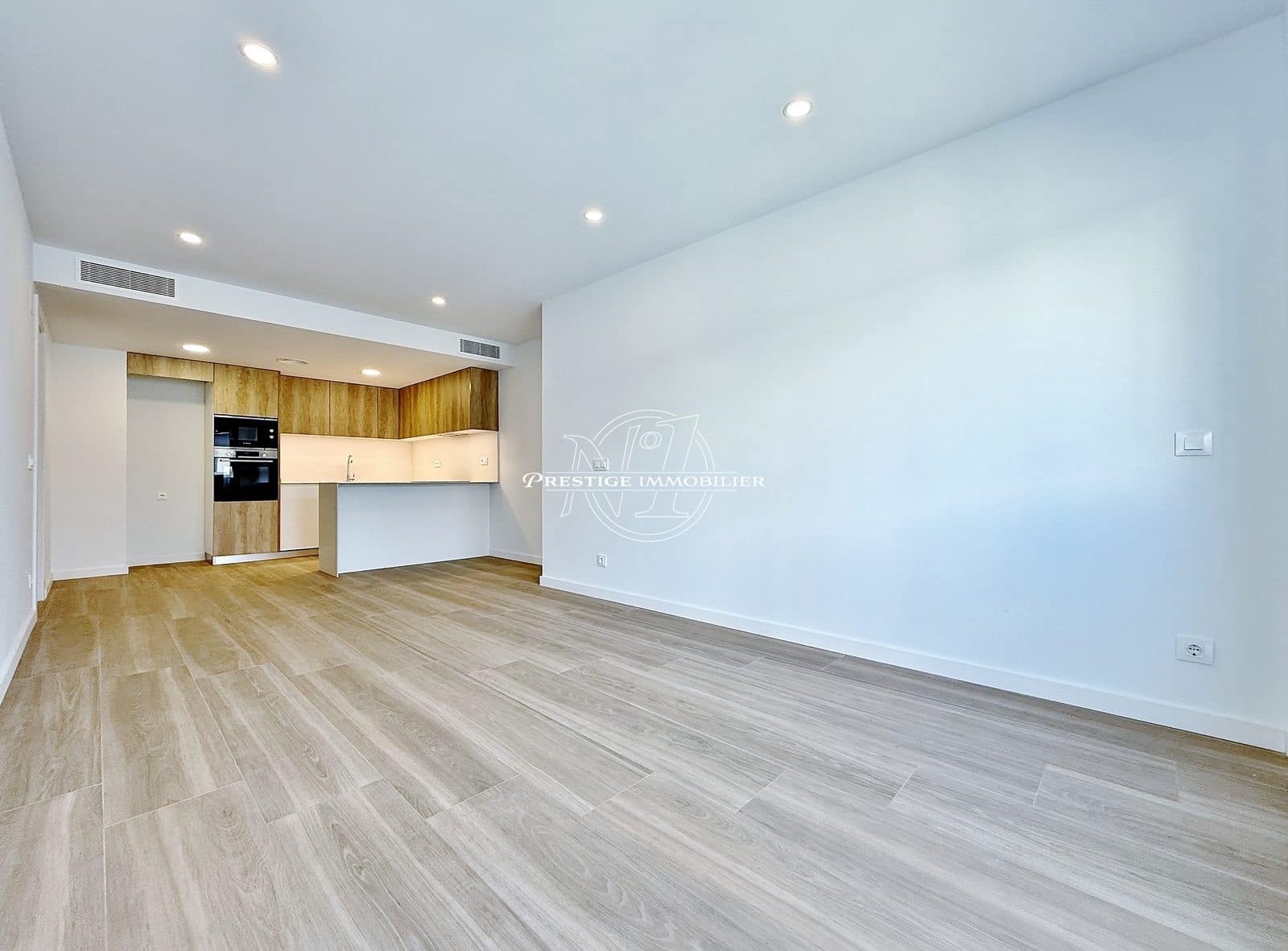 3 bedroom Apartment for sale in Roses with pool - € 347,800 (Ref: 9518866)