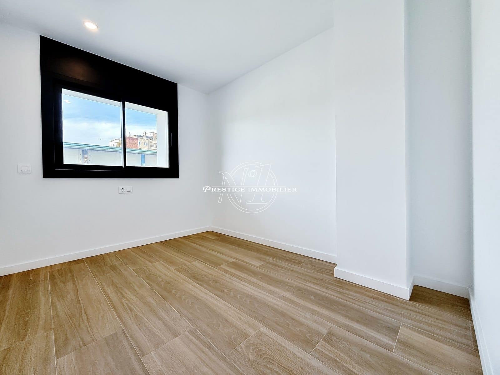 3 bedroom Apartment for sale in Roses with pool - € 347,800 (Ref: 9518866)