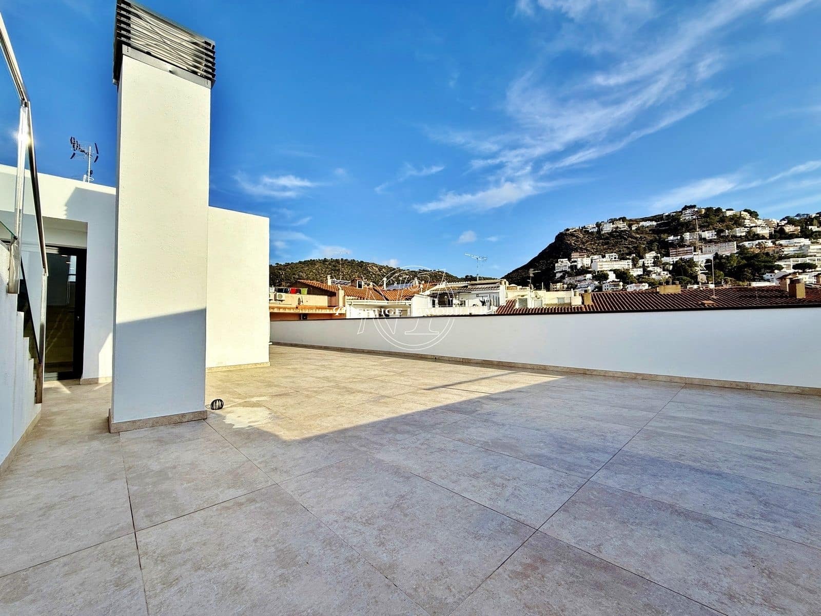 3 bedroom Apartment for sale in Roses with pool - € 347,800 (Ref: 9518866)