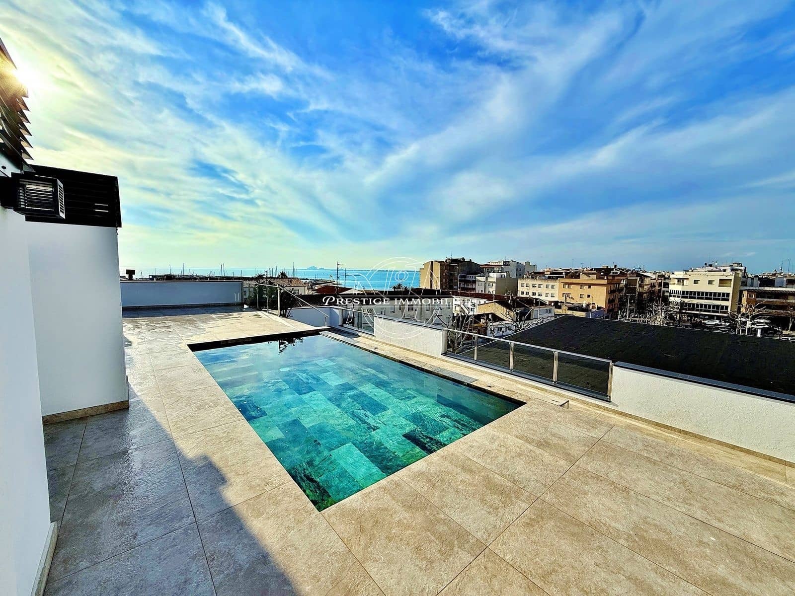 3 bedroom Apartment for sale in Roses with pool - € 347,800 (Ref: 9518866)