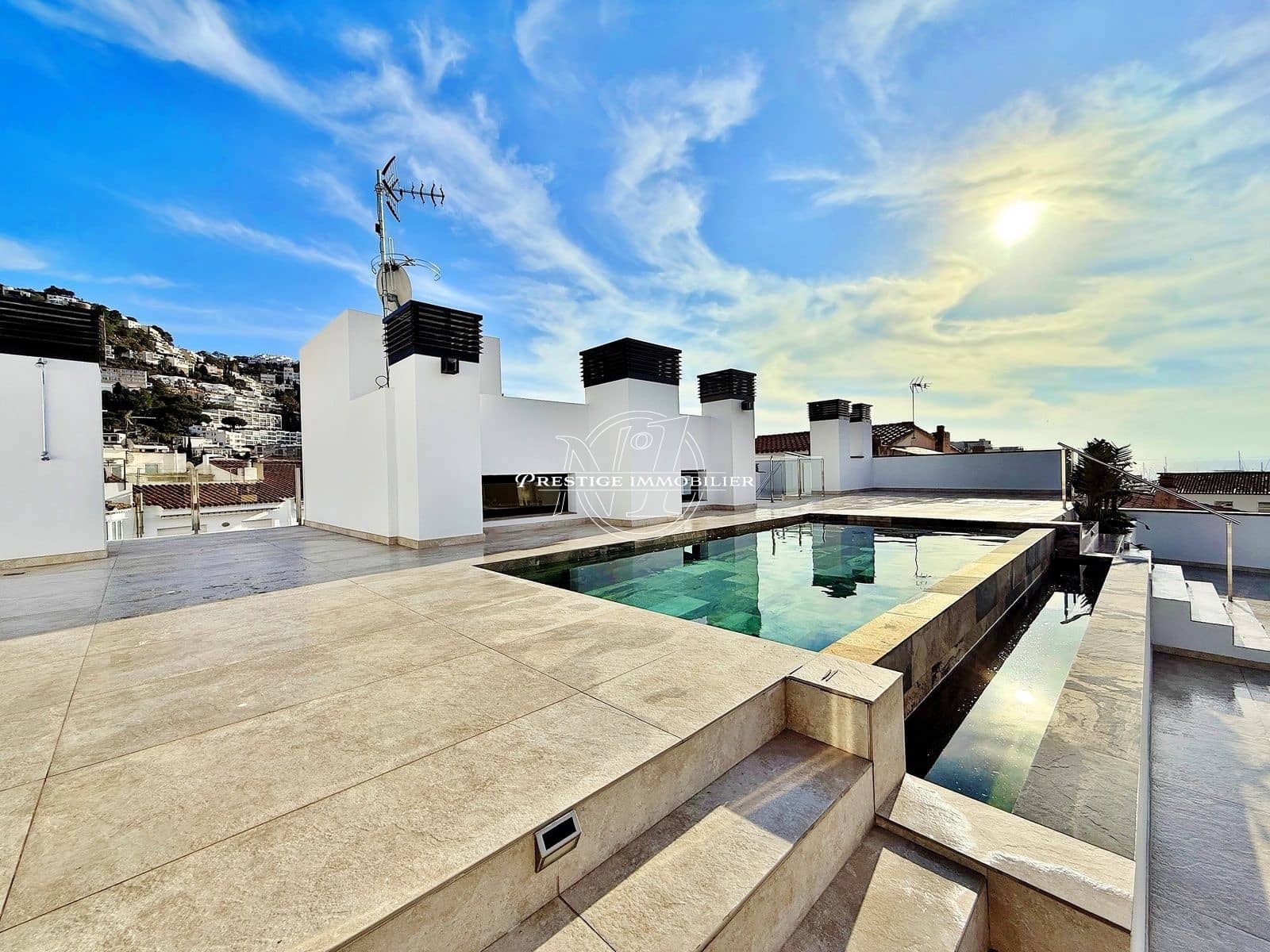 3 bedroom Apartment for sale in Roses with pool - € 347,800 (Ref: 9518866)