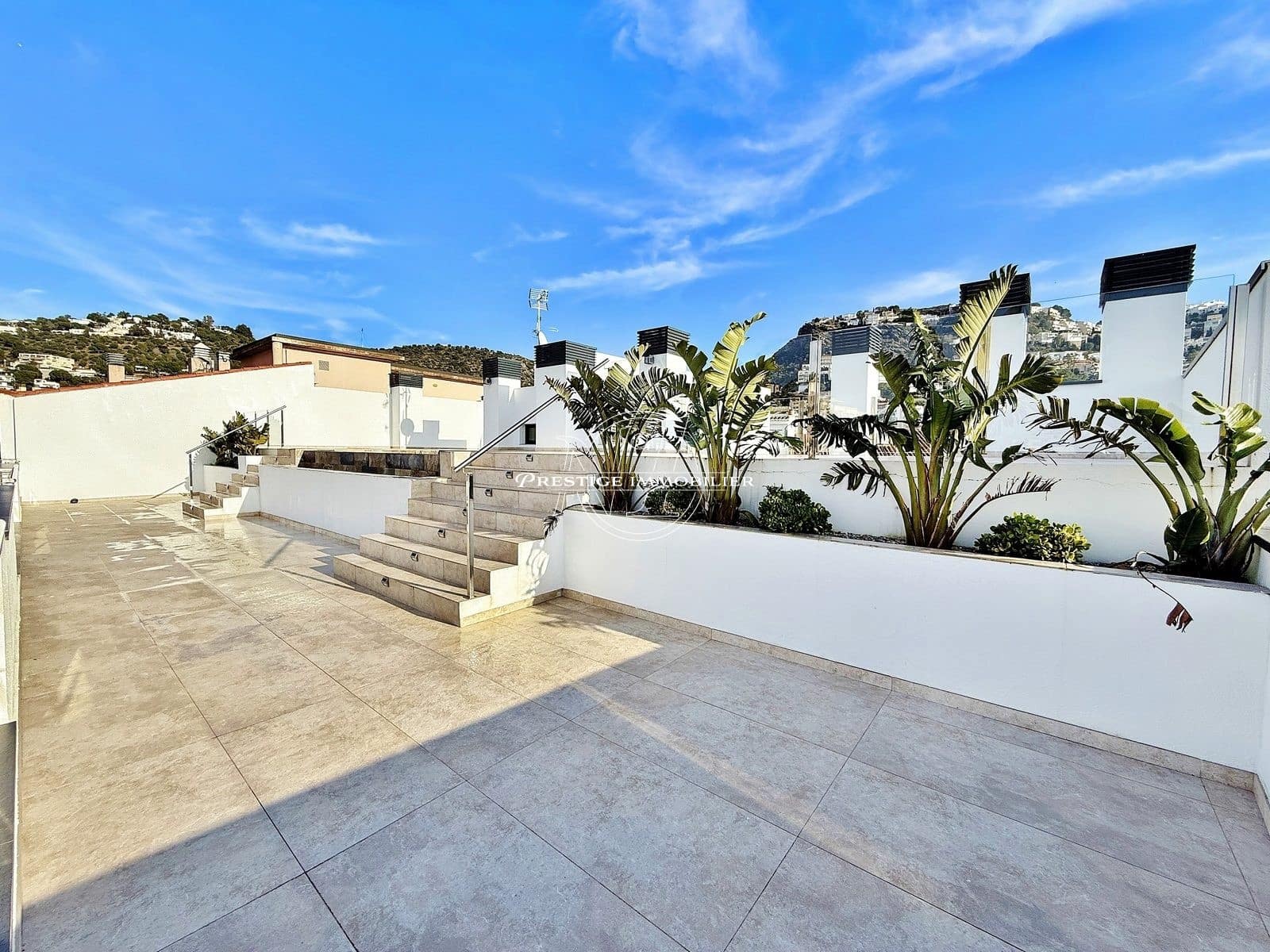 3 bedroom Apartment for sale in Roses with pool - € 347,800 (Ref: 9518866)