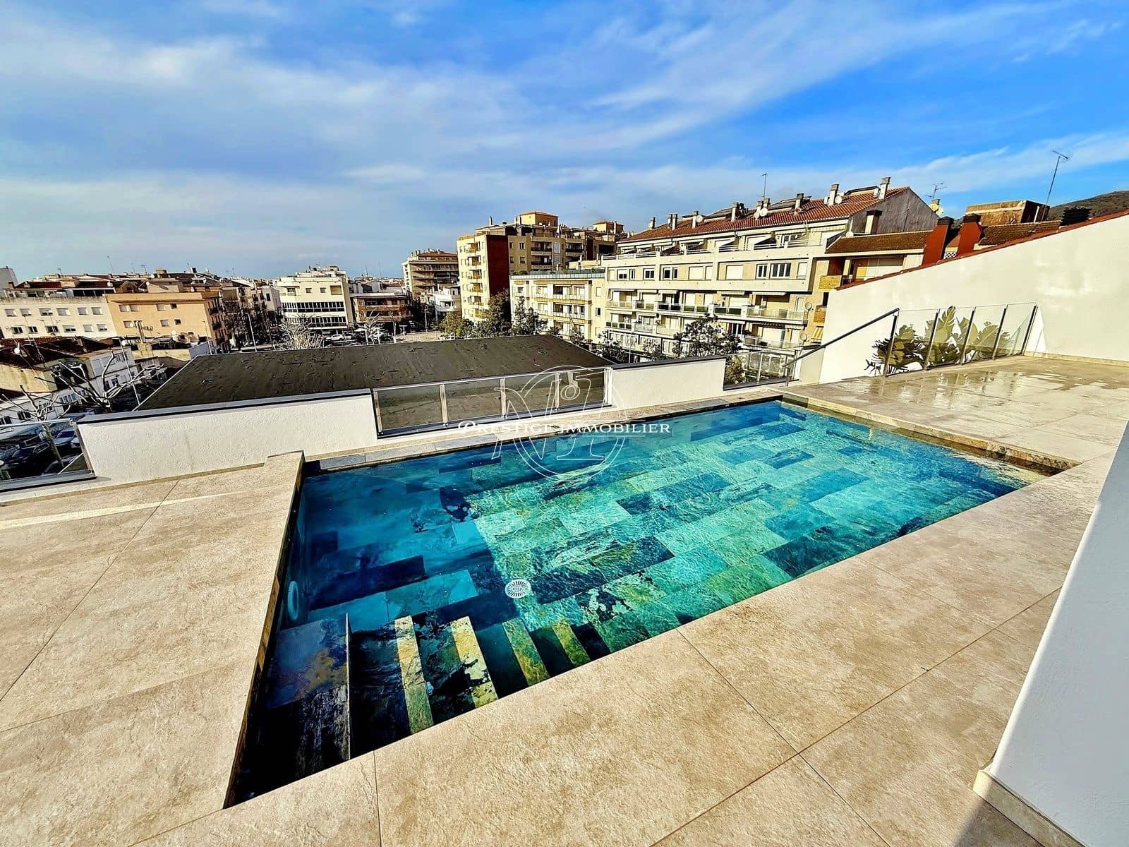 3 bedroom Apartment for sale in Roses with pool - € 347,800 (Ref: 9518866)