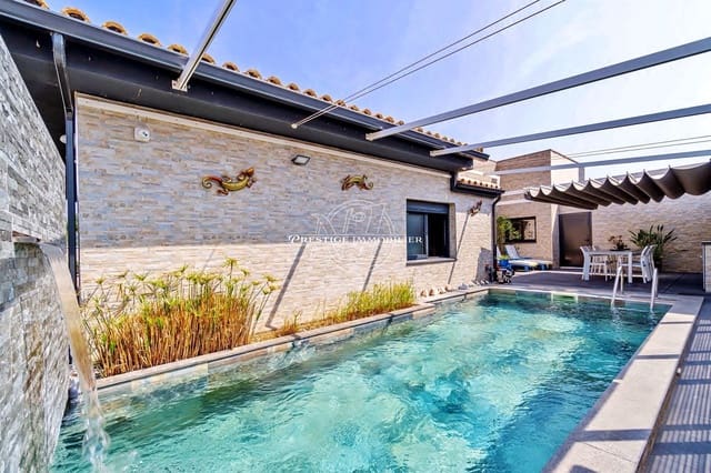 3 soverom Villa til salgs i Empuriabrava, Castelló d'Empúries med svømmebasseng - € 530 000 (Ref: 9524113)
