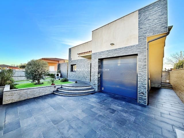 3 soverom Villa til salgs i Empuriabrava, Castelló d'Empúries med svømmebasseng - € 530 000 (Ref: 9524113)