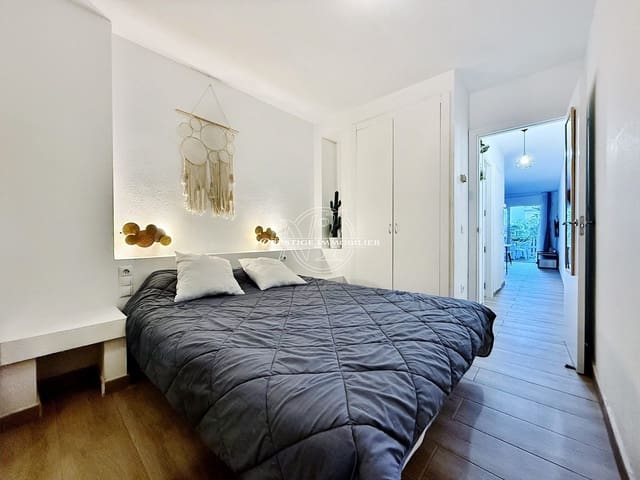 2 soverom Leilighet til salgs i Roses med svømmebasseng - € 159 000 (Ref: 9547120)