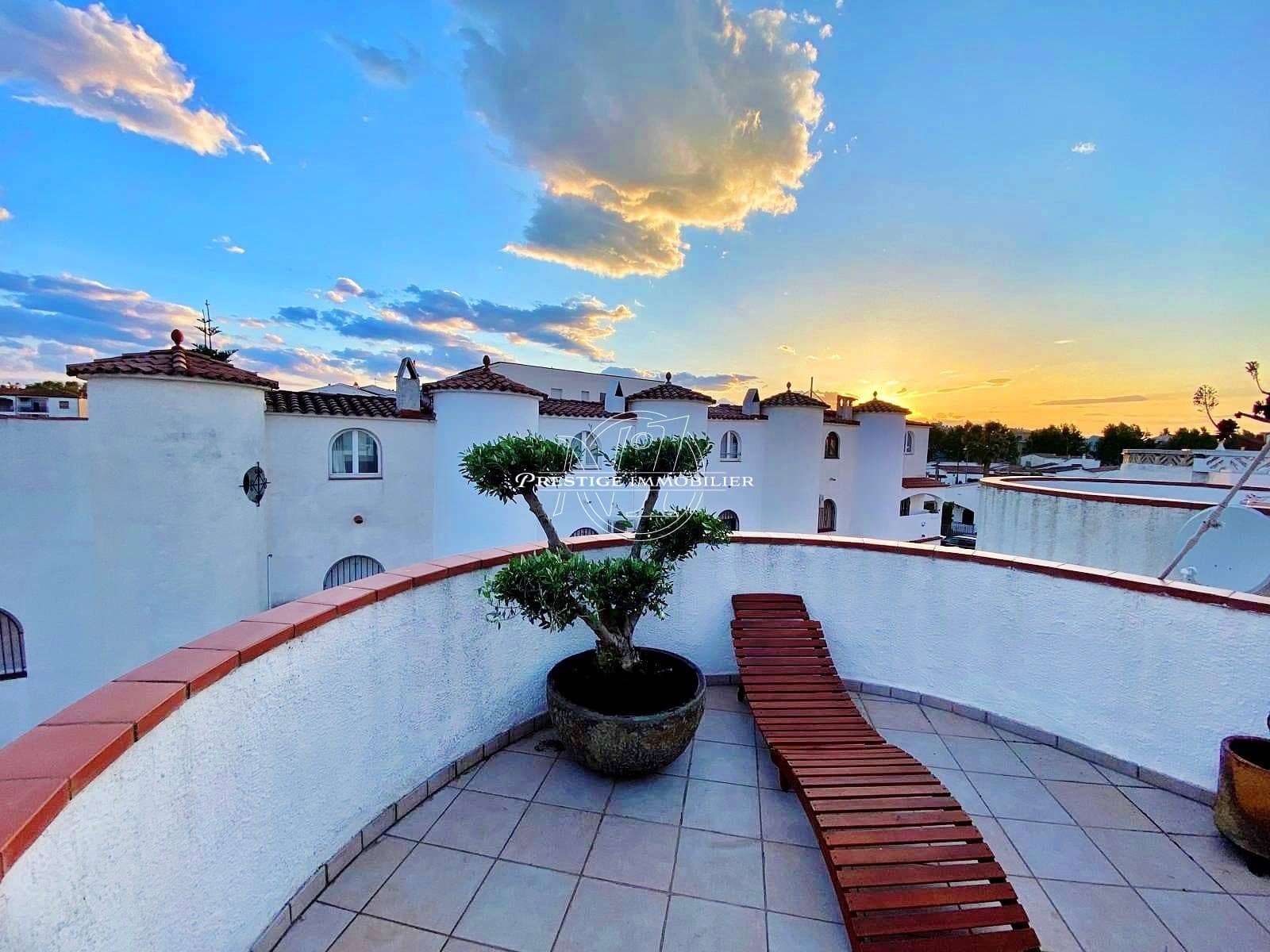 Casa de 3 habitaciones en Empuriabrava en venta - 375.000 € (Ref: 9557783)