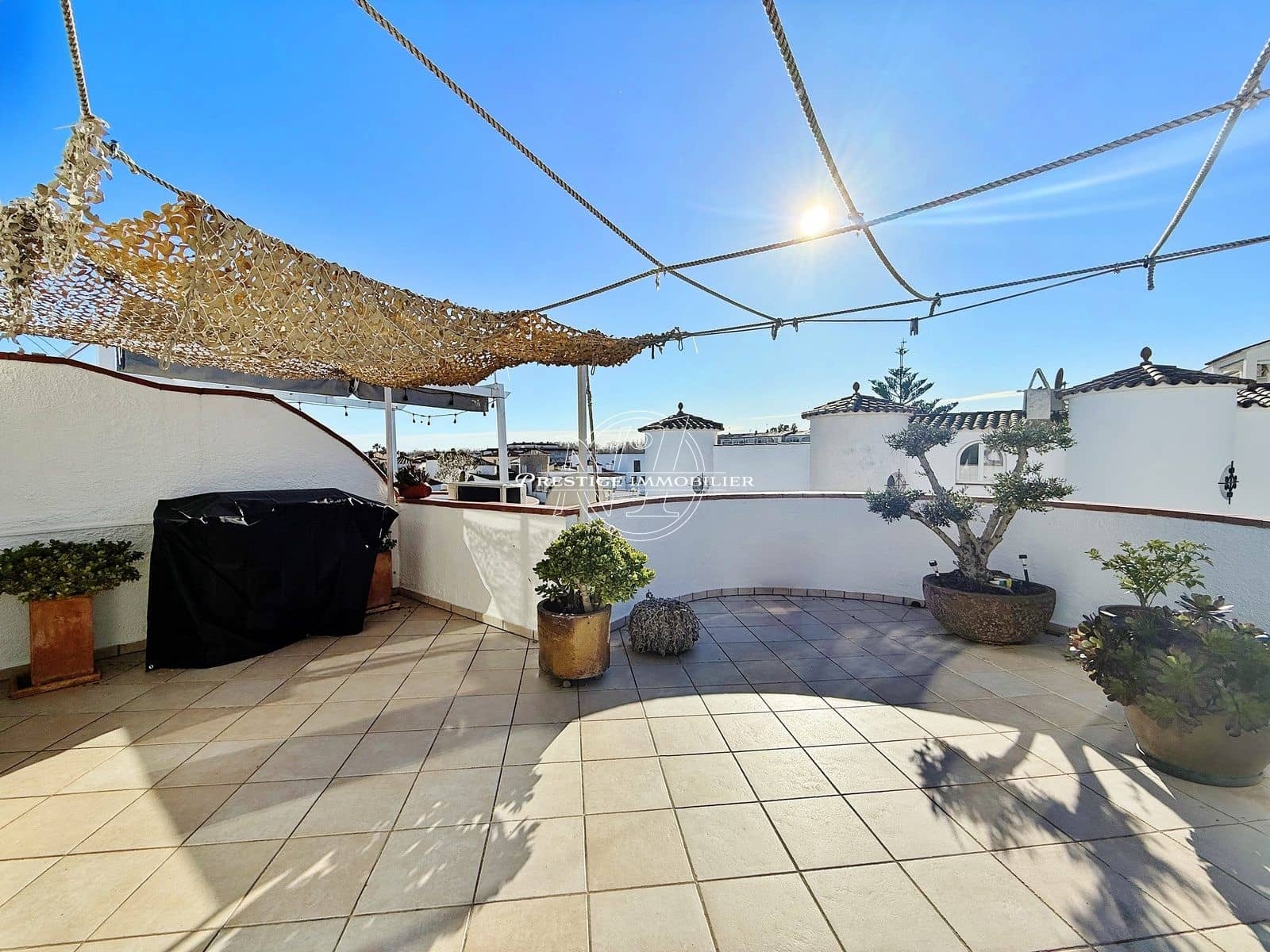 Casa de 3 habitaciones en Empuriabrava en venta - 375.000 € (Ref: 9557783)