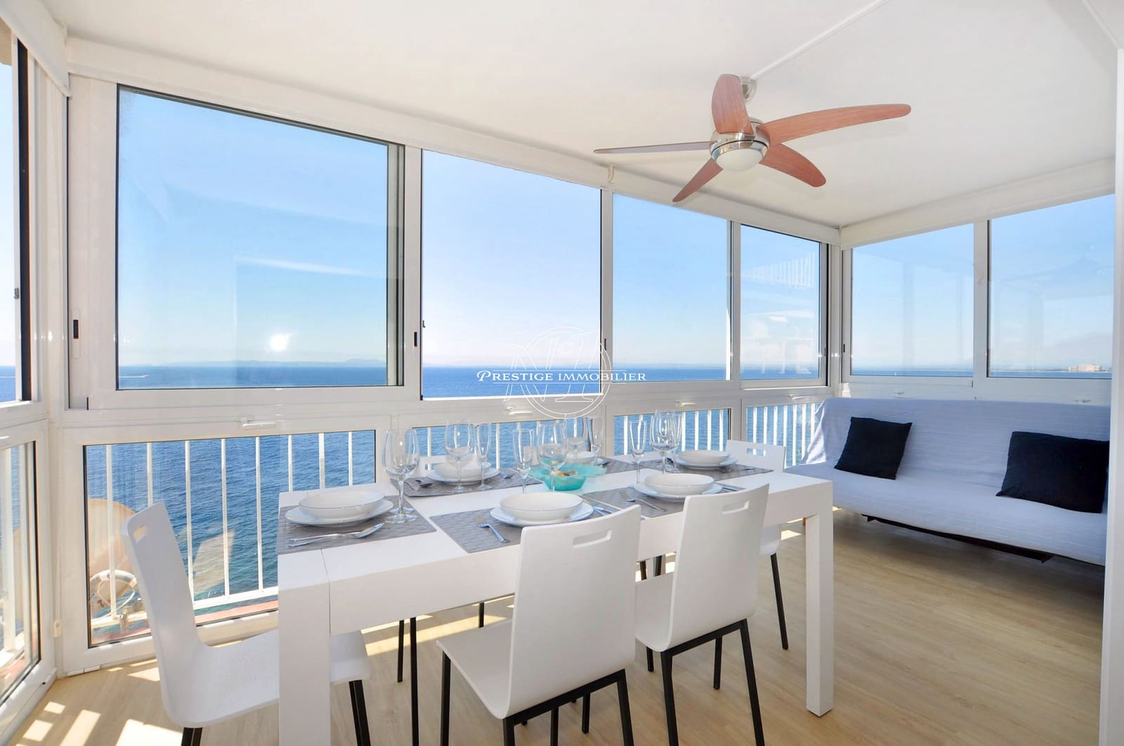 2 slaapkamer Appartement te koop in Roses - € 385.000 (Ref: 9615391)