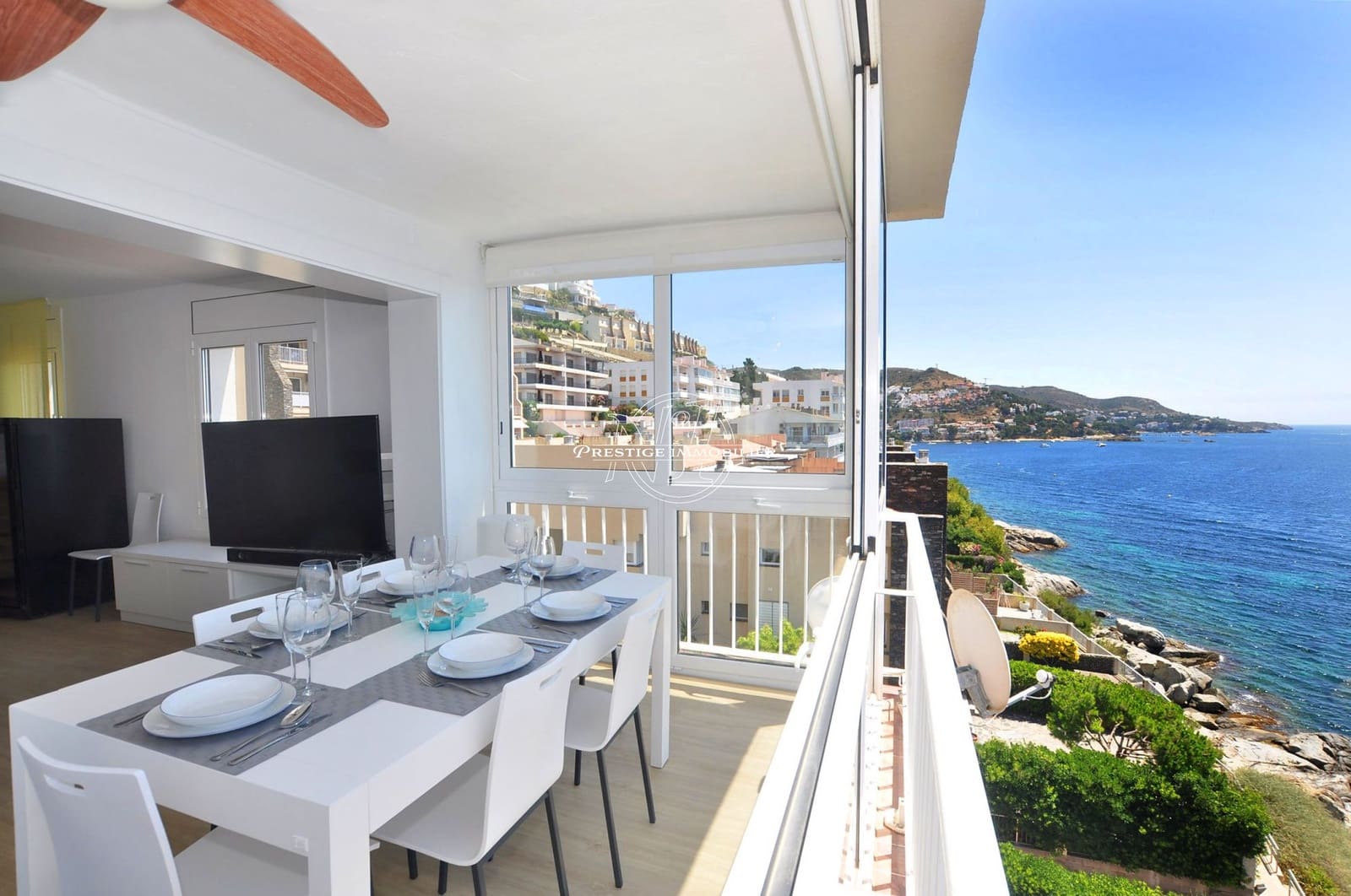 2 slaapkamer Appartement te koop in Roses - € 385.000 (Ref: 9615391)