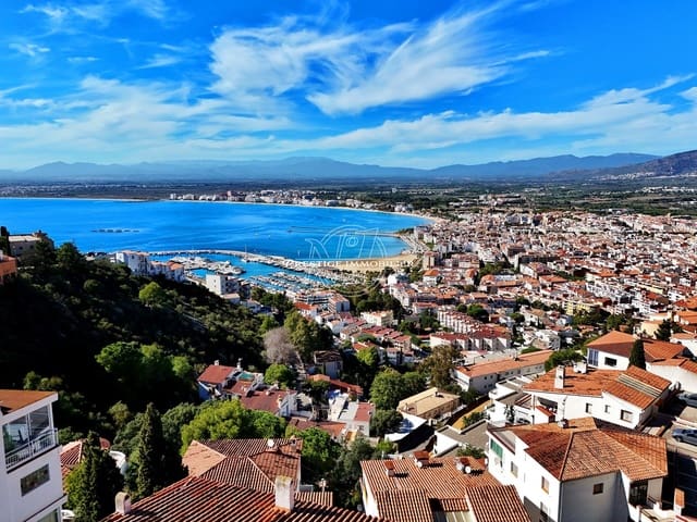 Building Plot for sale in Roses - € 150,000 (Ref: 9625509)