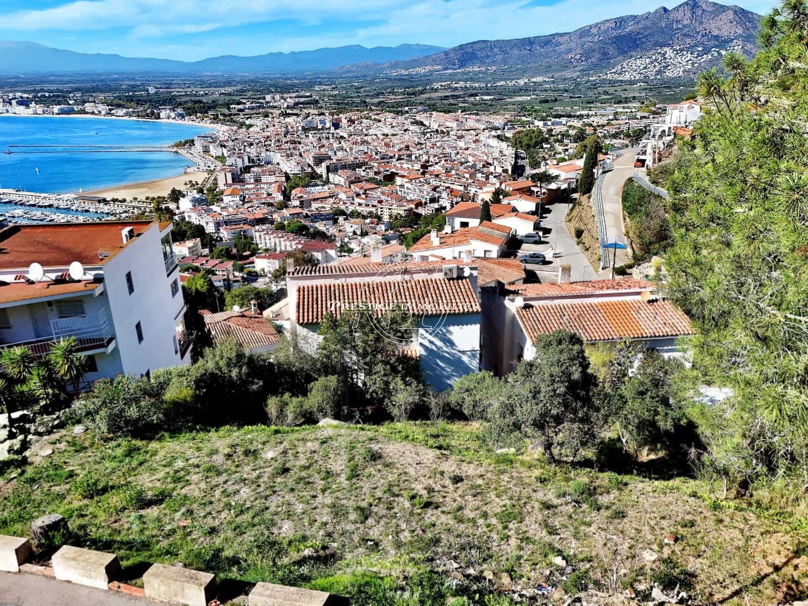 Building Plot for sale in Roses - € 150,000 (Ref: 9625509)