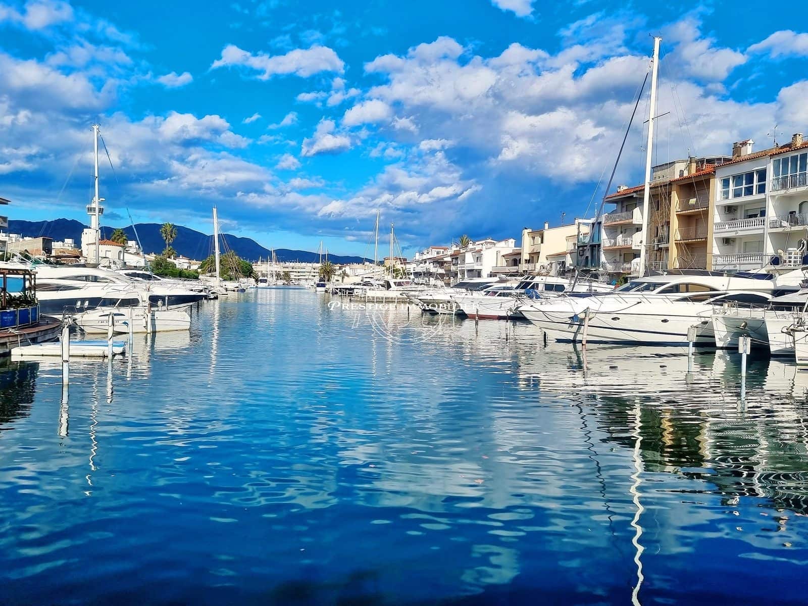 Garage til salg i Empuriabrava - € 285.000 (Ref: 9626522)