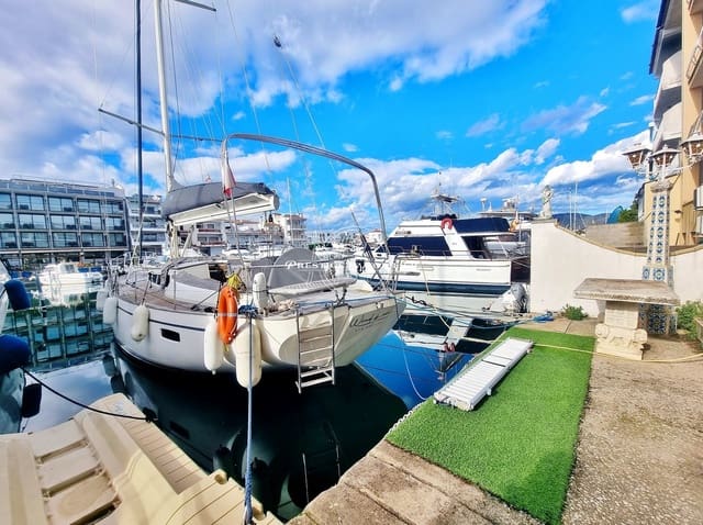 Garage til salg i Empuriabrava, Castelló d'Empúries - € 285.000 (Ref: 9626522)