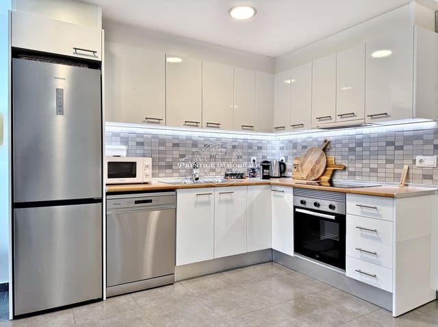 2 slaapkamer Appartement te koop in Roses - € 215.000 (Ref: 9634181)