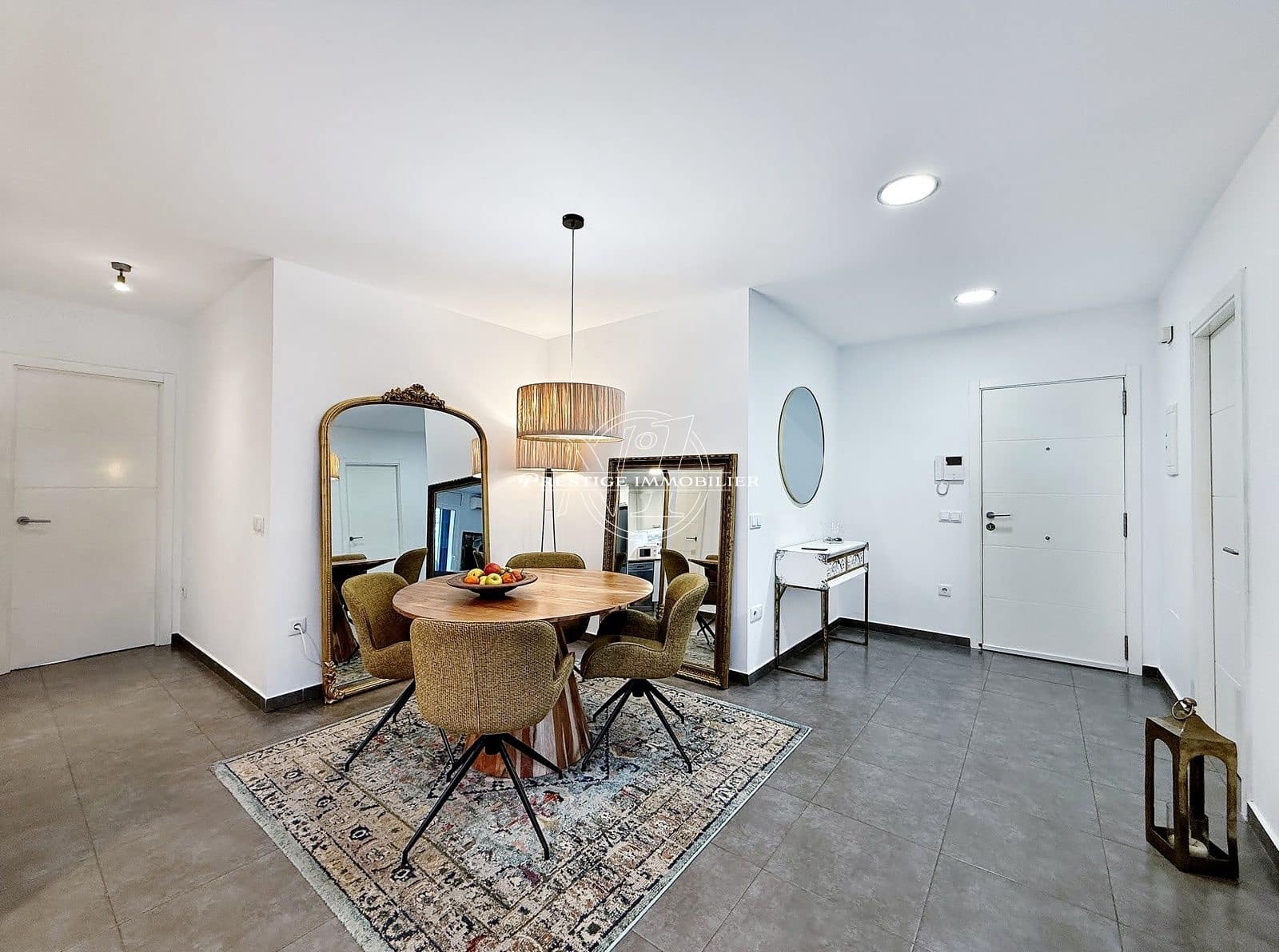 2 slaapkamer Appartement te koop in Roses - € 215.000 (Ref: 9634181)