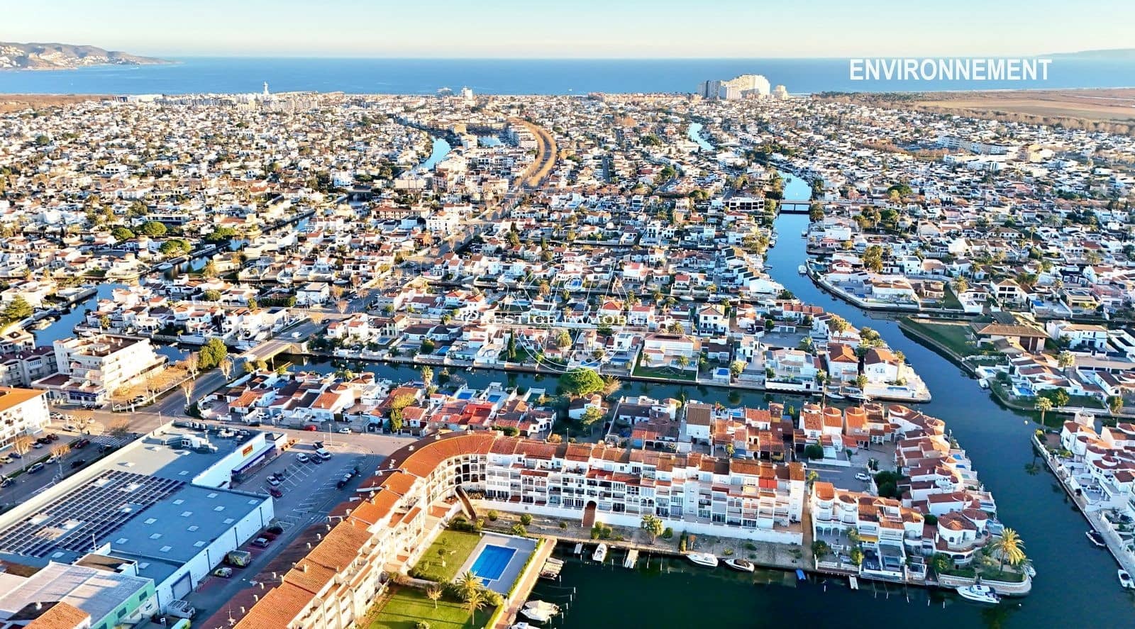 1 soveværelse Strandlejlighed til salg i Empuriabrava - € 70.000 (Ref: 9637519)