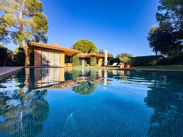 3 slaapkamer Villa te koop in Navata met zwembad - € 980.000 (Ref: 9655864)