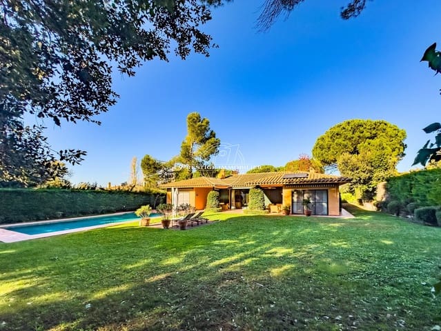 3 slaapkamer Villa te koop in Navata met zwembad - € 980.000 (Ref: 9655864)