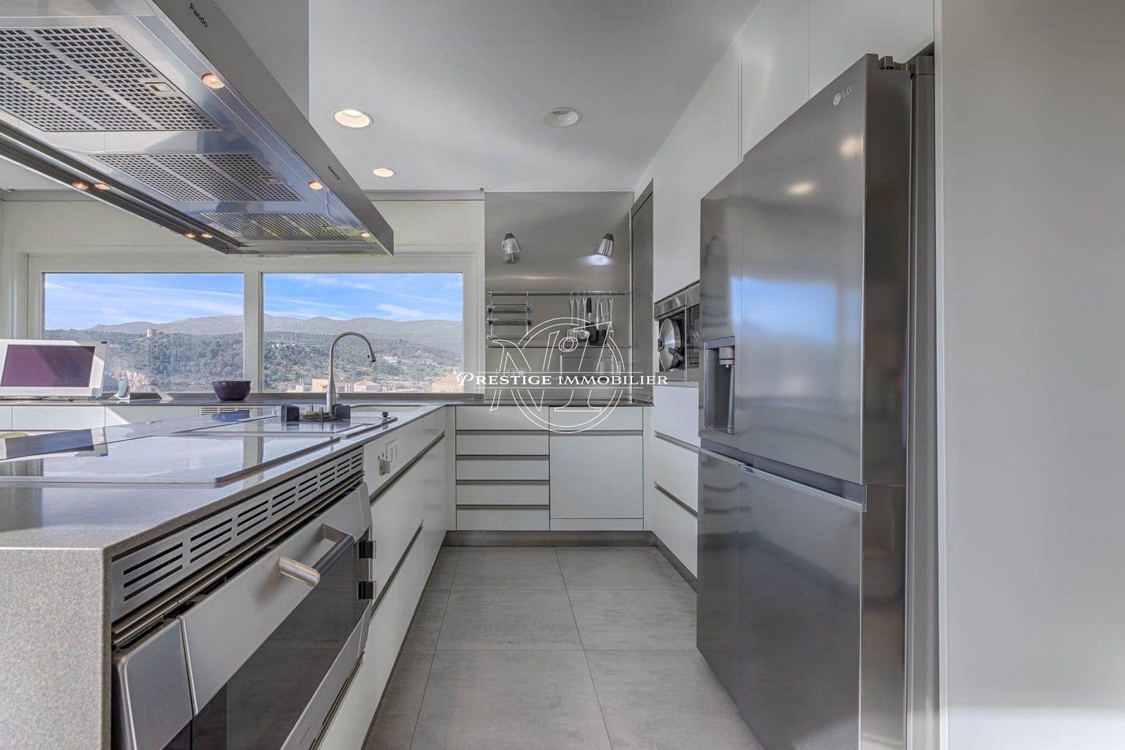 Chalet de 5 habitaciones en La Jonquera en venta con piscina - 890.000 € (Ref: 9665388)